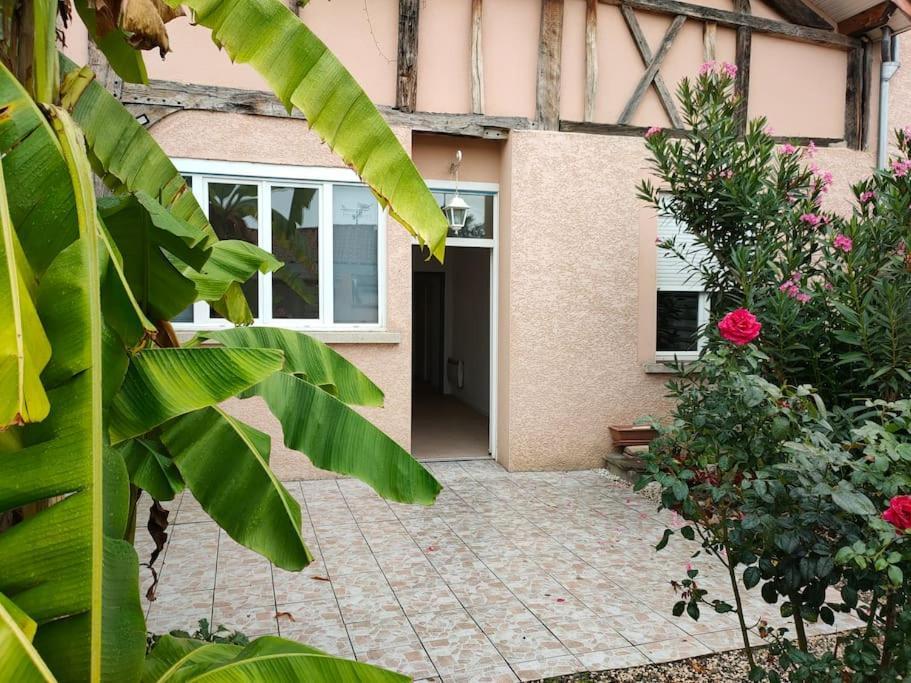 Meuble 3 Etoiles Dans Un Petit Village Du Gers Villecomtal-Sur-Arros Exterior photo