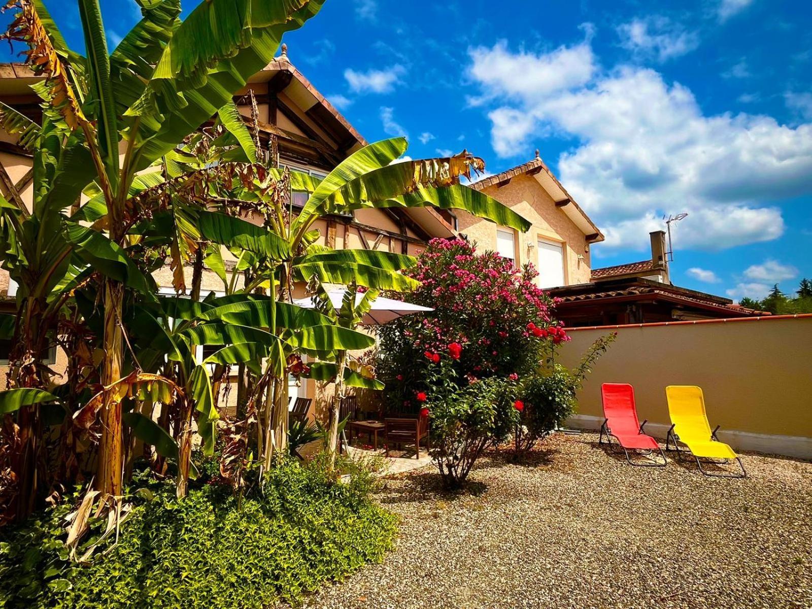 Meuble 3 Etoiles Dans Un Petit Village Du Gers Villecomtal-Sur-Arros Exterior photo